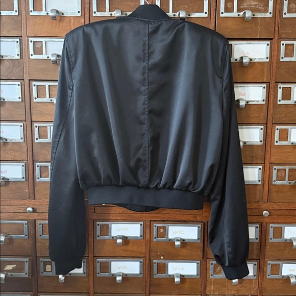 Zara Shiny Cropped Bomber Jacket Shoulder Pads Size Extra Small - Picture 8 of 9
